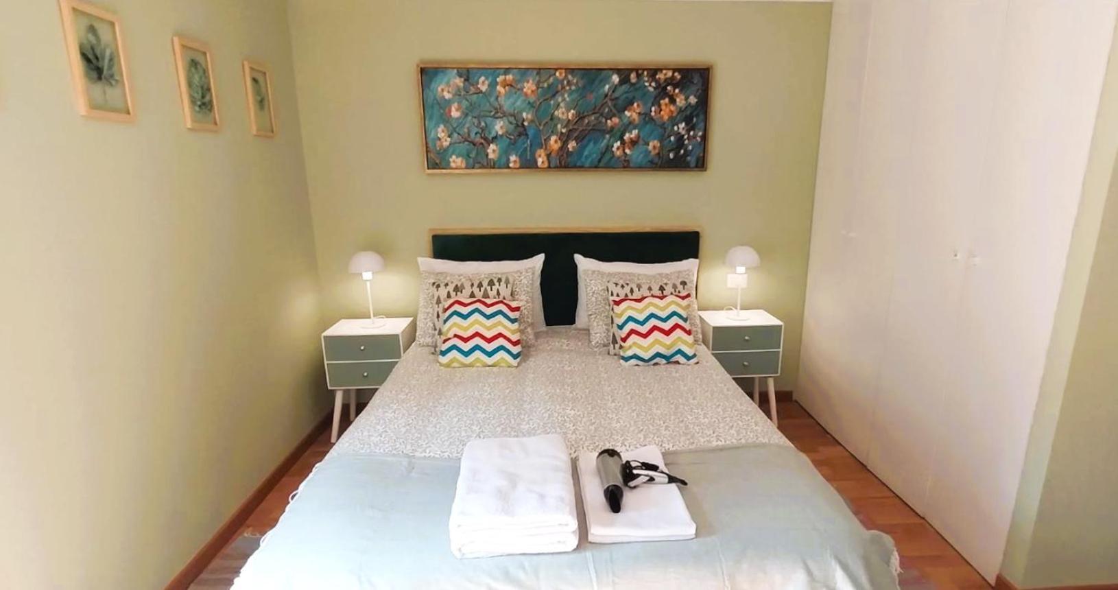 Apartamento Barrio Historico 3 Min Metro, Wifi, Netflik, Comodidad *